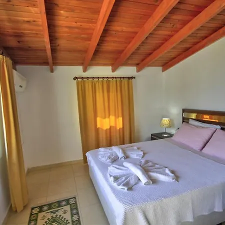 Kalkan'da Deniz Manzarali, 10 Kisilik Havuzlu