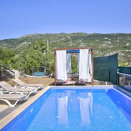 Vila Kalkan'da Deniz Manzarali, 10 Kisilik Havuzlu Kaş