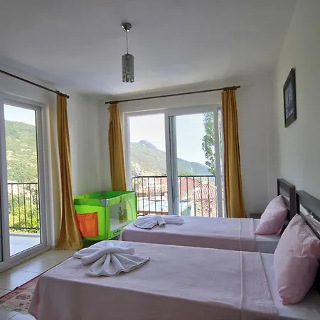 Villa Kalkan'da Deniz Manzarali, 10 Kisilik Havuzlu