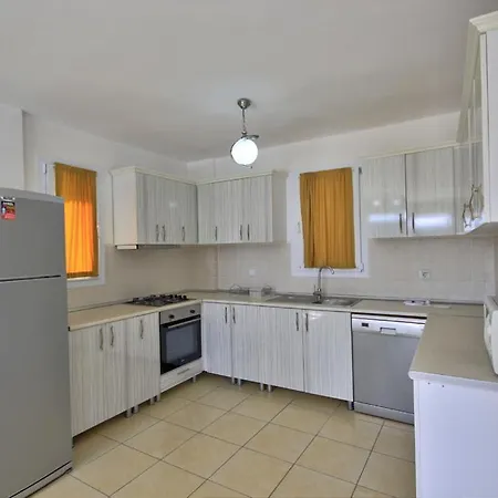 Kalkan'da Deniz Manzarali, 10 Kisilik Havuzlu Villa