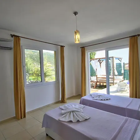 Kalkan'da Deniz Manzarali, 10 Kisilik Havuzlu Villa Kaş